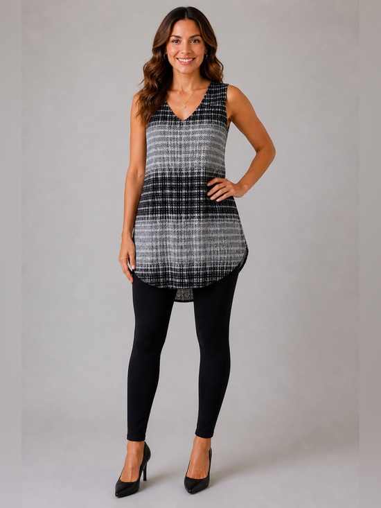 Wayf Dresses & Skirts - WAYF Black White Sleeveless Tunic Top High Low Hem Size Medium Made in USA